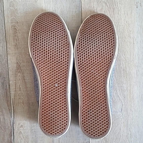 Women's size 10 Vans - Picture 2 of 3